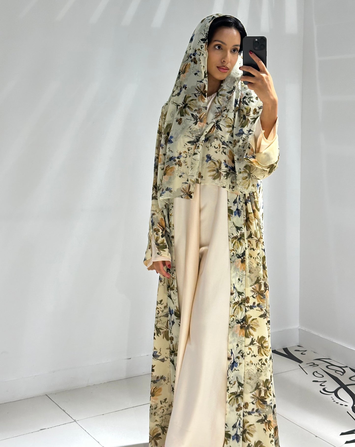 Mouni Abaya