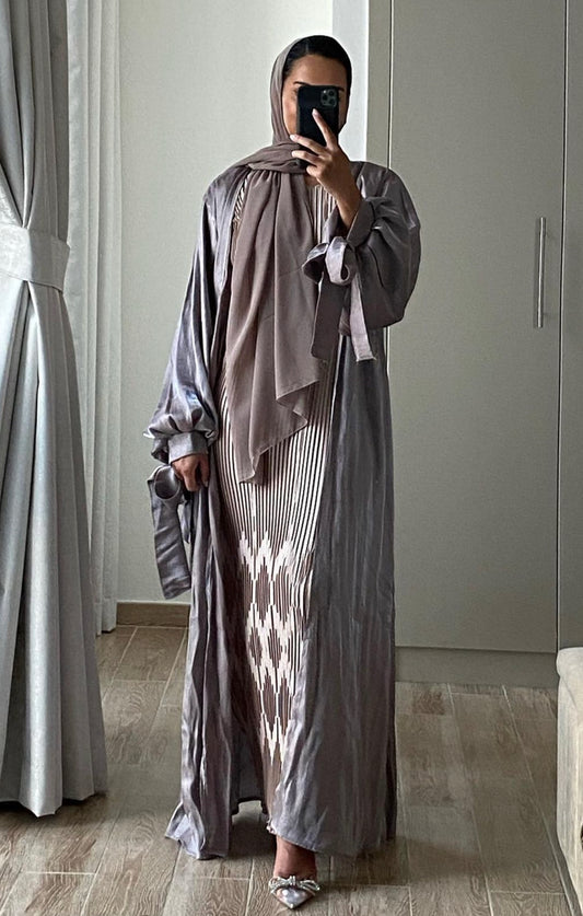 Pleated Abaya set - Grey