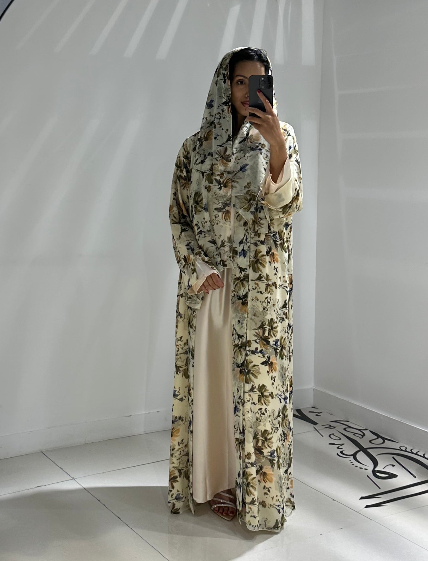 Mouni Abaya